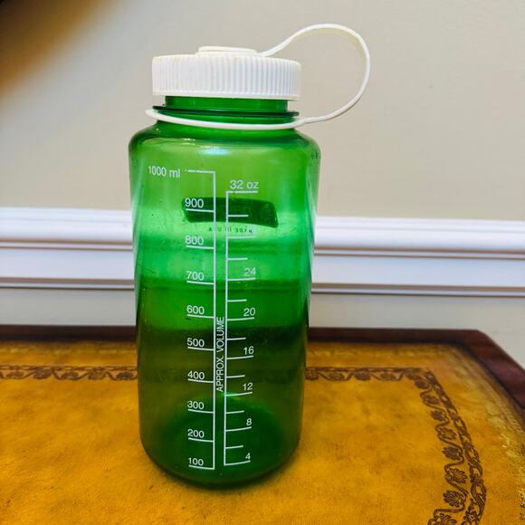 Nalgene Green with White Top 32 oz BPA Free USA Made Wide Mouth Water Bottle - Picture 3 of 5